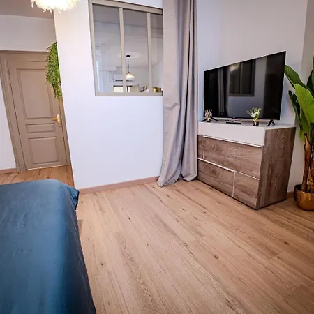 Temple Jacquesson - Gare - Centre - Wifi Rapide Et Streaming - Parking Gratuit - Check In 24h - Climatisation - Ideal Pros - Cour Privee - Barbecue * شالو أو شُمْبانيِ