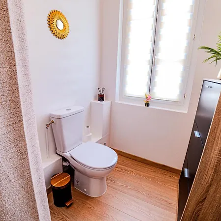 شقة Temple Jacquesson - Gare - Centre - Wifi Rapide Et Streaming - Parking Gratuit - Check In 24h - Climatisation - Ideal Pros - Cour Privee - Barbecue *