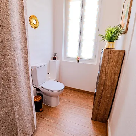 Temple Jacquesson - Gare - Centre - Wifi Rapide Et Streaming - Parking Gratuit - Check In 24h - Climatisation - Ideal Pros - Cour Privee - Barbecue * شالو أو شُمْبانيِ