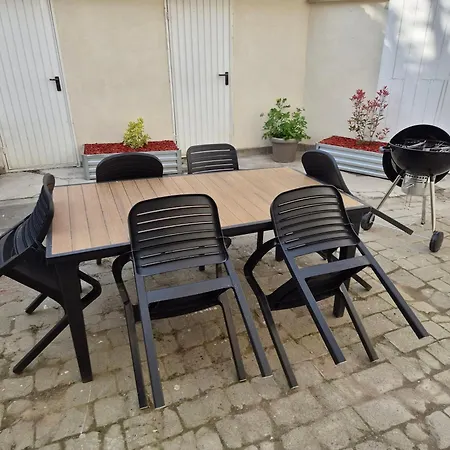 شقة Temple Jacquesson - Gare - Centre - Wifi Rapide Et Streaming - Parking Gratuit - Check In 24h - Climatisation - Ideal Pros - Cour Privee - Barbecue *