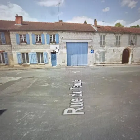 Διαμέρισμα Temple Jacquesson - Gare - Centre - Wifi Rapide Et Streaming - Parking Gratuit - Check In 24h - Climatisation - Ideal Pros - Cour Privee - Barbecue Châlons-en-Champagne